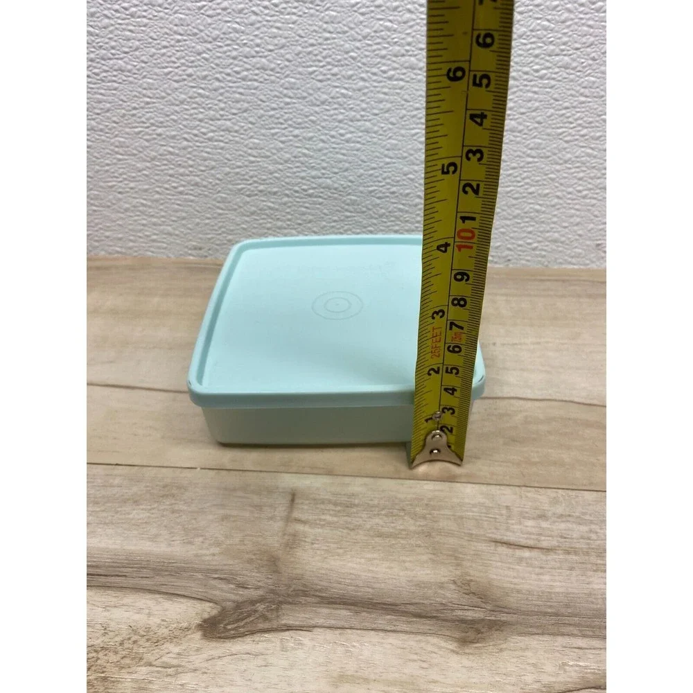 Vintage Tupperware Sanwich Container Sqare #670-33 With Lid # 671-29